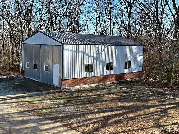 2nd image of 17 Kathryn Dr