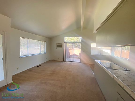 2nd image of 2597 Maywood Ave #940