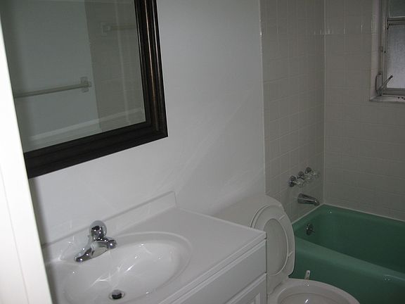 5th image of 3930 Crystal Lake Dr APT 211