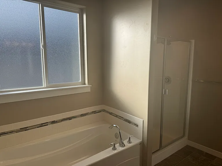1298 N Tyra Ave — Photo 15