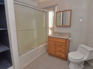 311 4th St SW, State Center, IA 50247