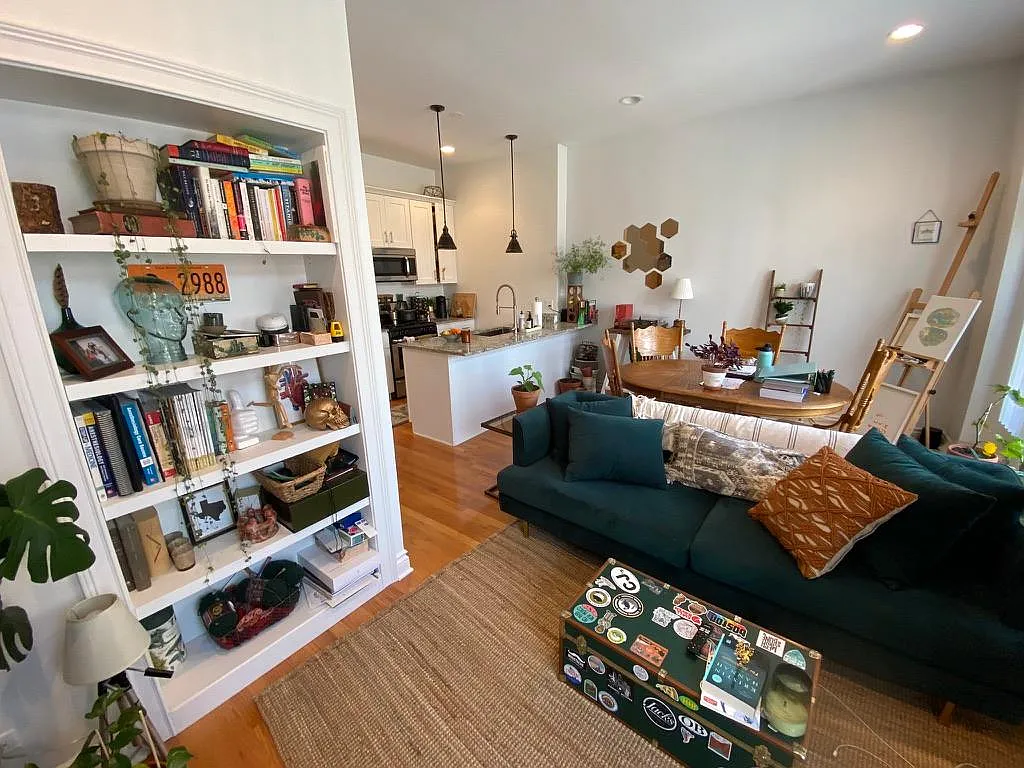 Building Photo - 1449 N Rockwell St #2F