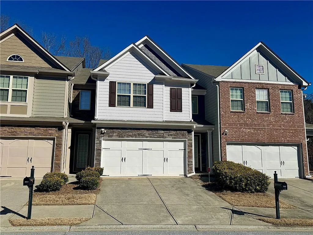 3 bed, 2.5 bath, 1969 sqft, $2,195 — Photo 2