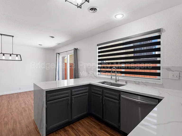 11004 Collinwood Dr — Photo 21