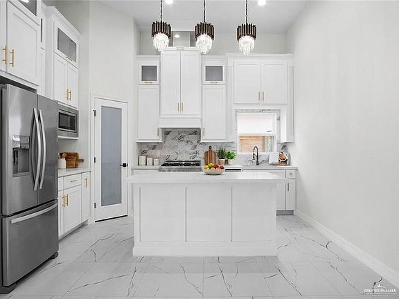 3rd image of 408 Spring Dr