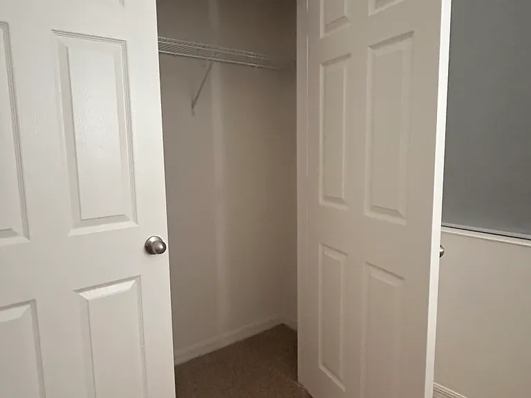 Sky Lakes Dr — Photo 1