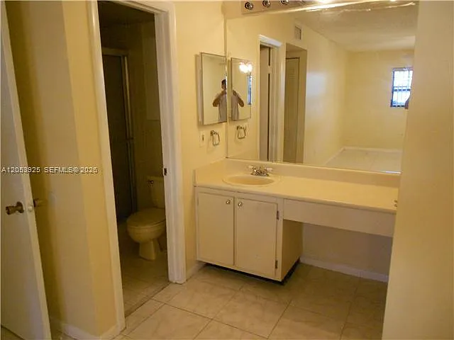 829 NE 199th St #204 — Photo 6