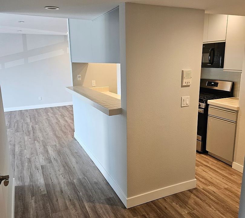 1st image of 1226 S Shenandoah St #104
