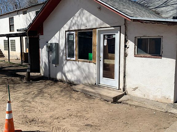 3rd image of 447 Park Dr