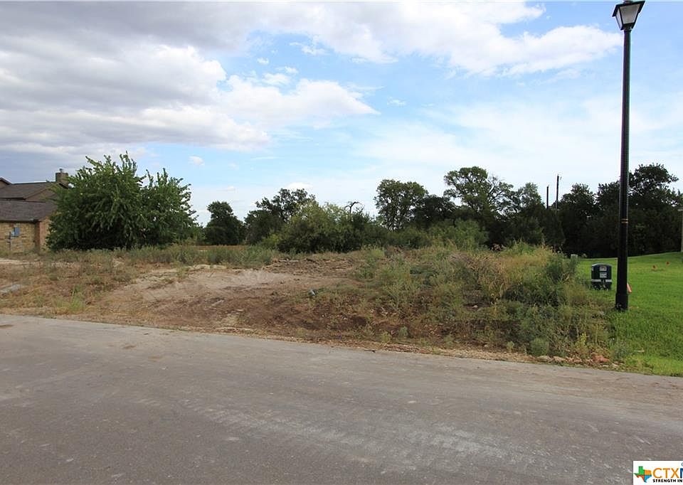 2nd image of 510 Creekside Dr