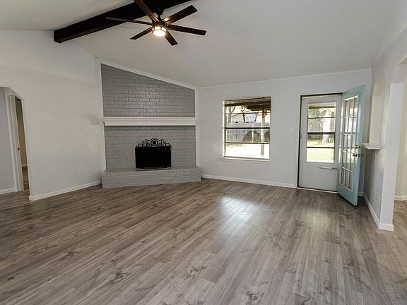 3rd image of 7108 Post Oak Dr