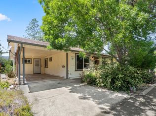 713 Brookside Cir, Rogue River, OR 97537