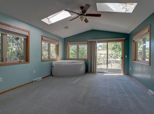 2 Arther Ct, Madison, WI 53713