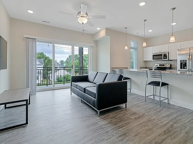 611 S State St #204 — Photo 3