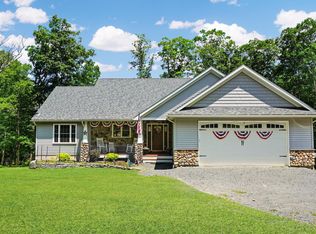 190 Locust Dr, Milford, PA 18337