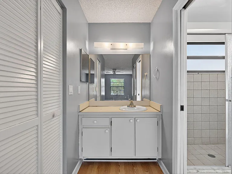 707 Stonewood Ct #19C — Photo 15