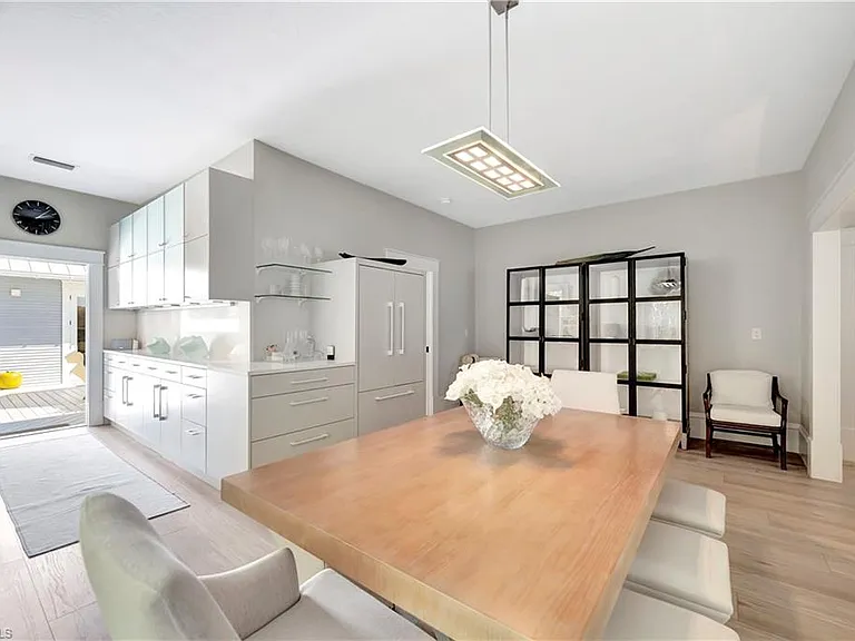 1375 Gordon Dr — Photo 12
