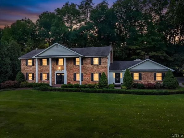 5027 Pine Valley Dr, Fayetteville, NY 13066