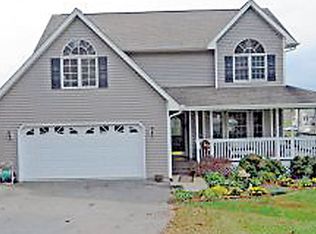 8 Golden Ln, Leicester, NC 28748