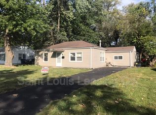 1115 Sansu Ln, Florissant, MO