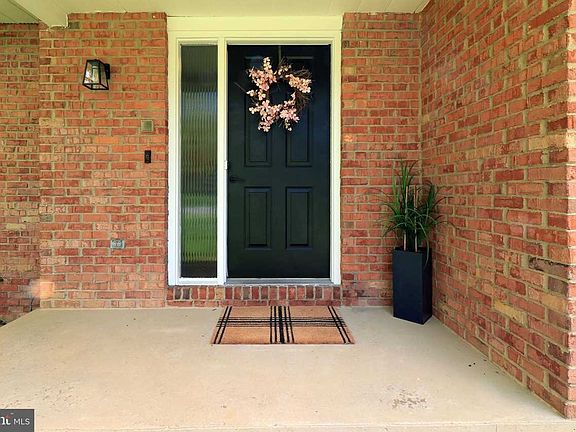 3rd image of 139 Harris Dr