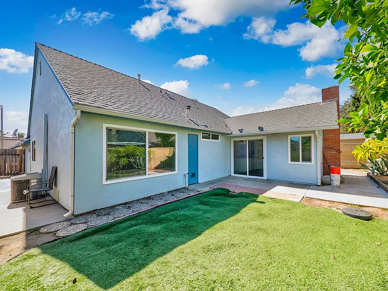 1760 N Rutherford St — Photo 18