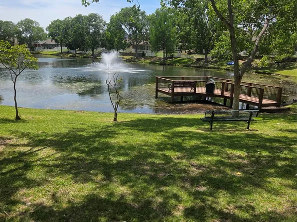 1411 Bristol Ln, Aubrey, TX 76227