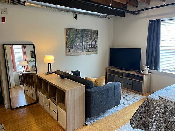 4th image of 7614 Wydown Blvd APT 201