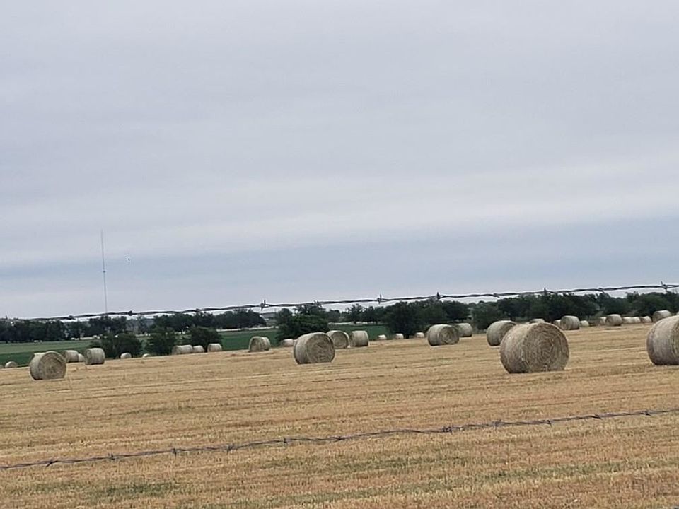 2nd image of 1328 Highway 16