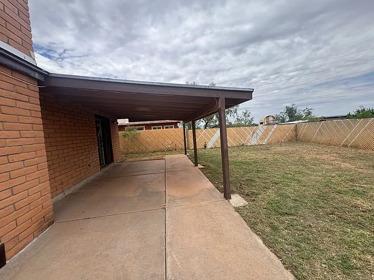 1281 N Catalina Dr — Photo 29