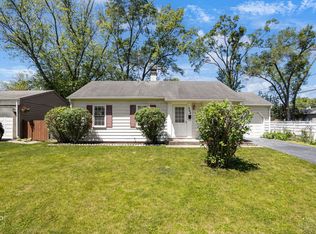 394 Glendale Rd, Buffalo Grove, IL 60089