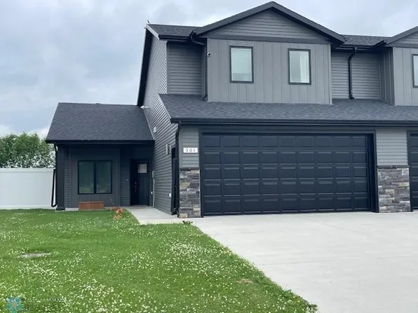 301 14th St N, Wahpeton, ND 58075