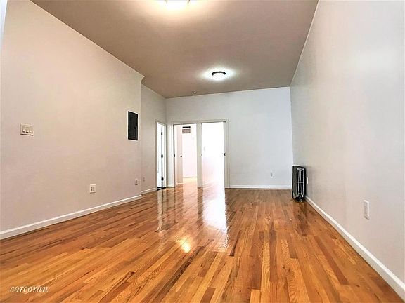 4th image of 430 Humboldt St APT 1