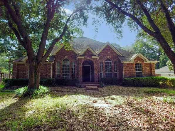 12 Robin Trl, Conroe, TX 77304