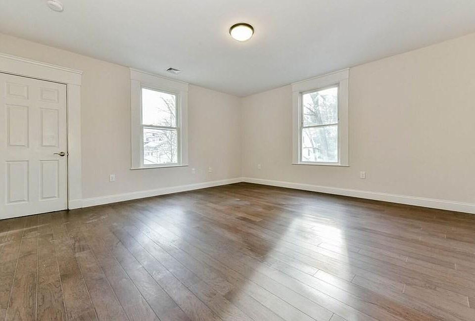 2nd image of 37 Walnut St #3