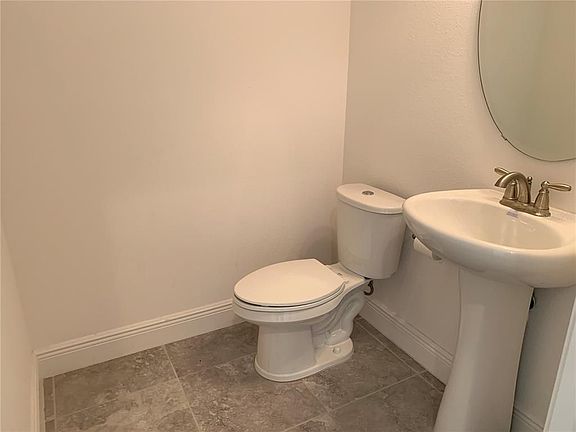 5th image of 13897 Arclid St