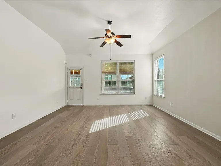 9219 Gilbert Hollow Dr — Photo 22