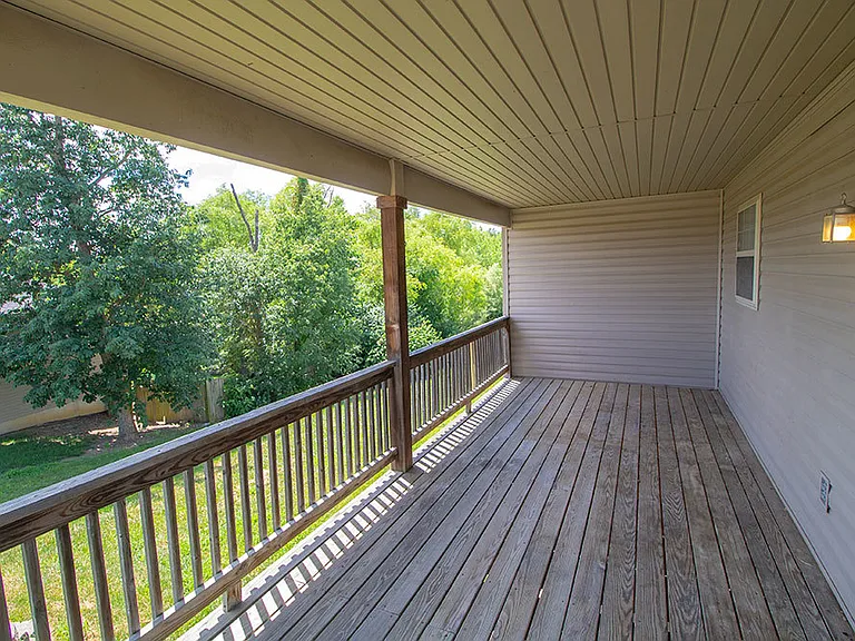208 Jackal Dr — Photo 12