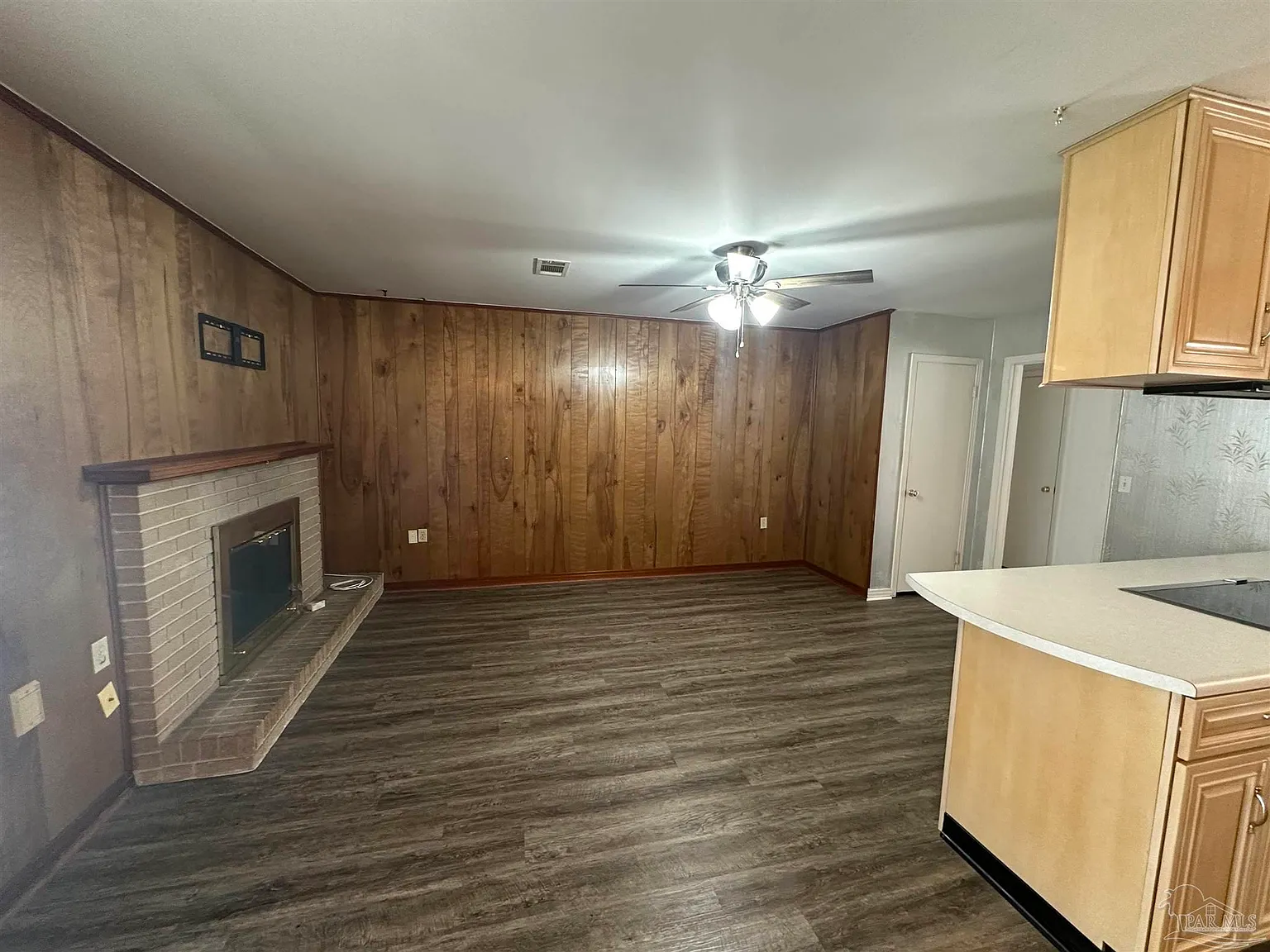 3 bed, 2.0 bath, 1505 sqft, $1,695 — Photo 4