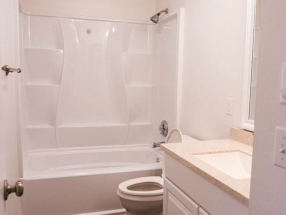 4th image of 1102 10th Ave SE #8116296
