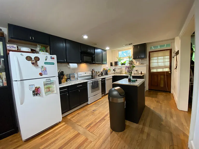595 Pickett St SE #C — Photo 7