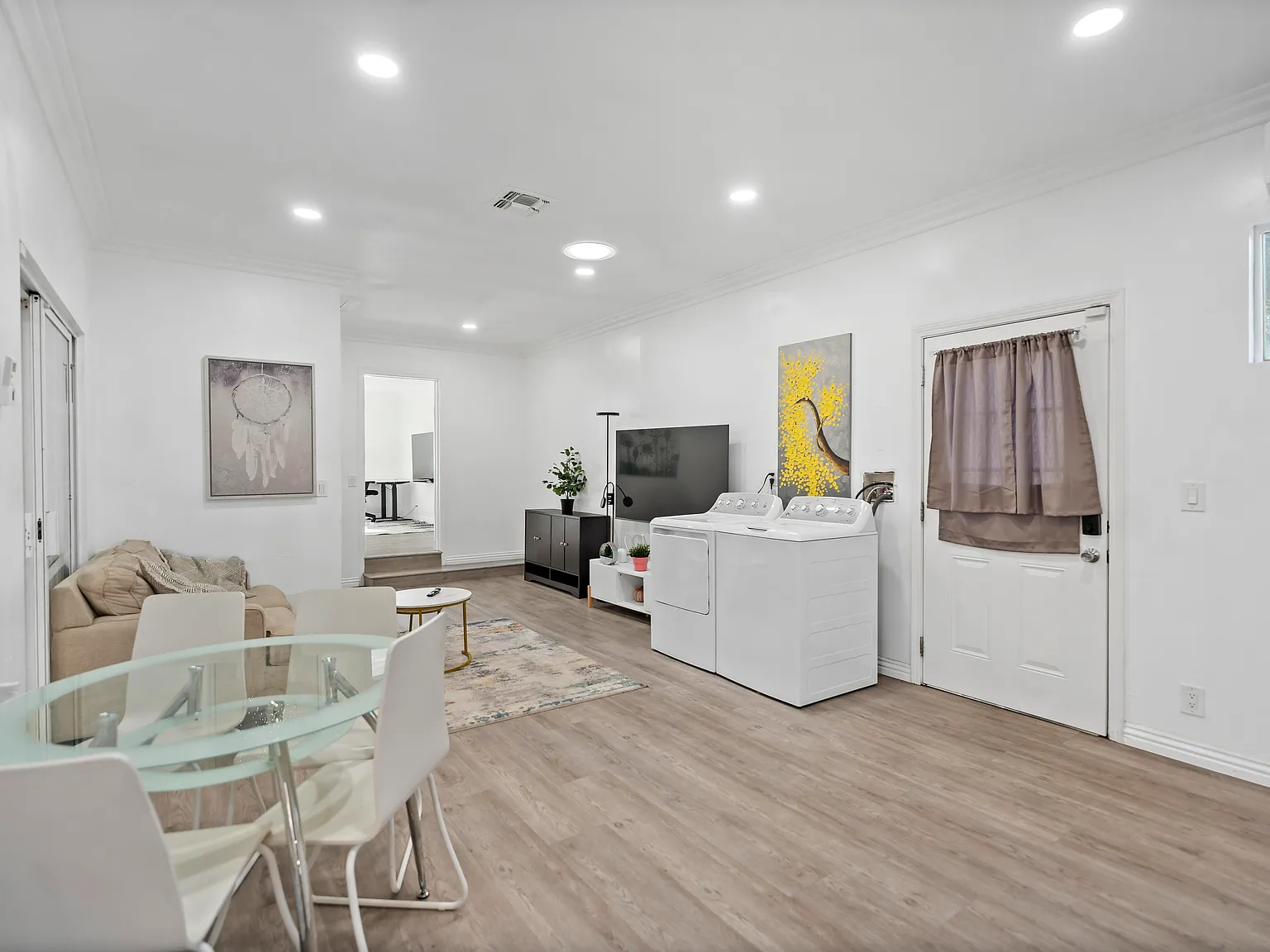 2 bed, $2,000 — Photo 2
