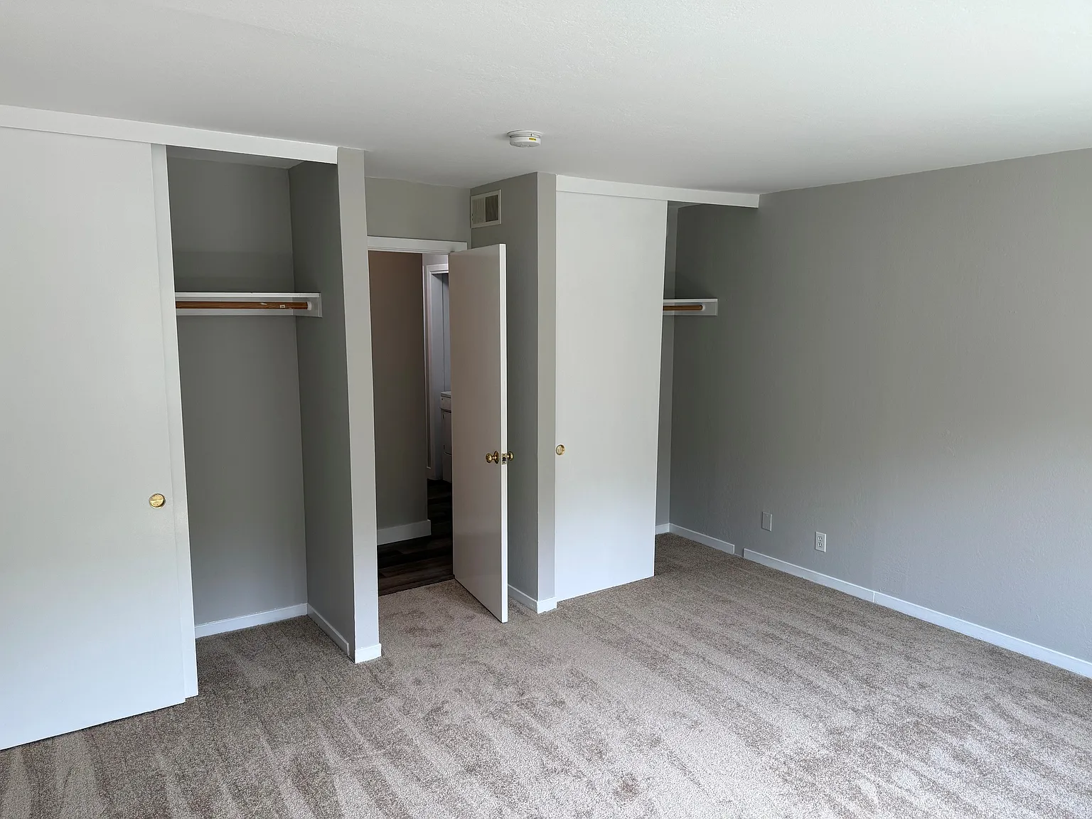 401 Pine Street Apartments - A — Photo 4
