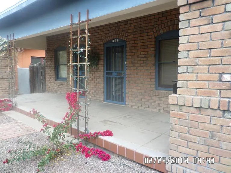 609 E Mabel St — Photo 6