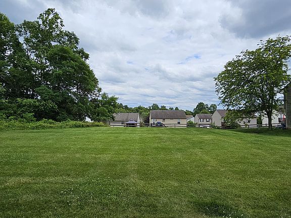 3rd image of 4349 Beechgrove Dr