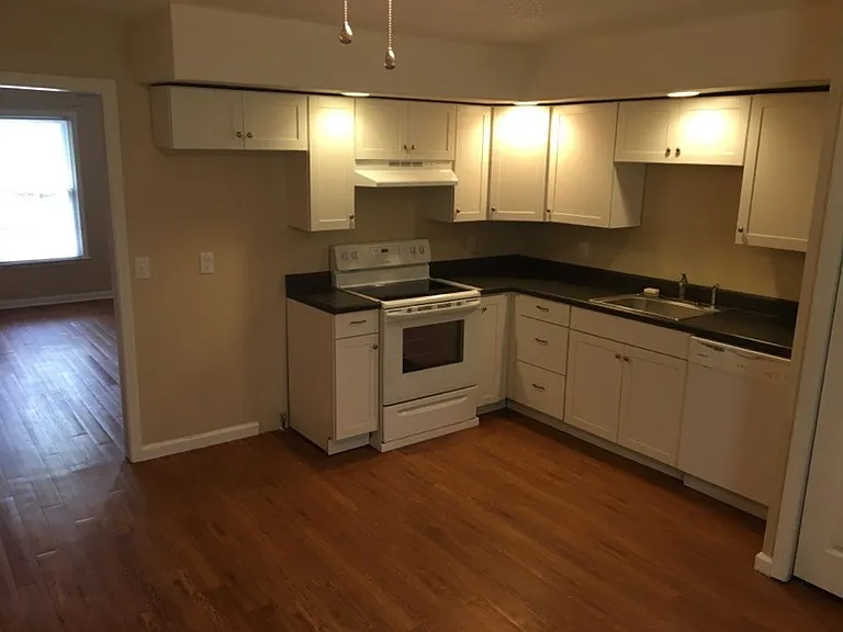 54 E Caldwell St — Photo 6