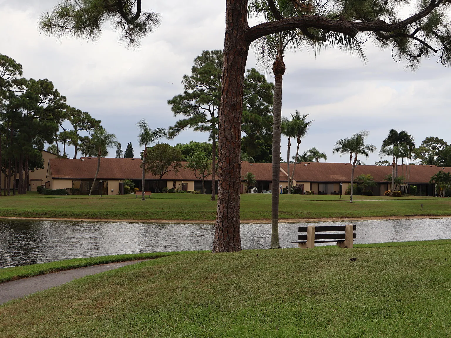 2 bed, 2.0 bath, 1005 sqft, $2,200 — Photo 3