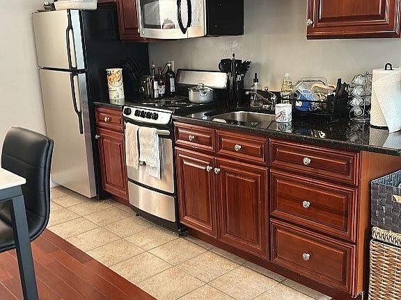 2nd image of 250 Newbury St APT 3R