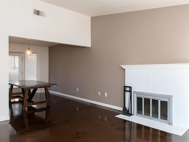 2226 Coroval Dr — Photo 6