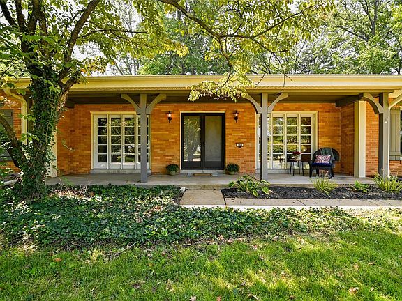 3rd image of 169 Saddleford Dr